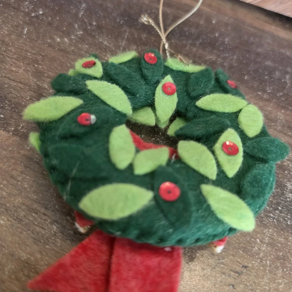 Wreath Christmas Tree Ornament‎ Green Red Gold Felt Bow Sequins Holiday Decor